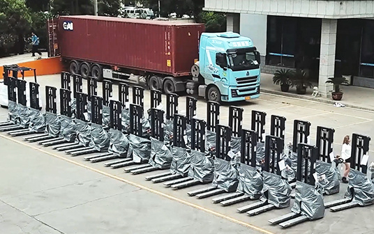 2025年3月6日，金葛完成了向以色列的一位老客戶交付一批整柜堆高車，代表著客戶對我們金葛產品的認可